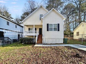 379 Yonkers Ave NW in Atlanta, GA - Building Photo