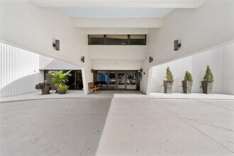 4141 Bayshore Blvd in Tampa, FL - Building Photo - Building Photo