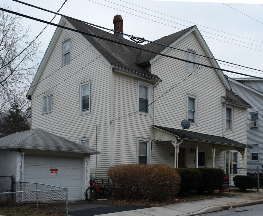 108-110 Thompson Ave in Dover, NJ - Building Photo