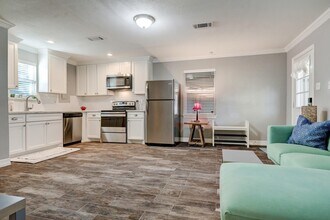 7206 Bayou Woods Dr in Houston, TX - Building Photo - Building Photo