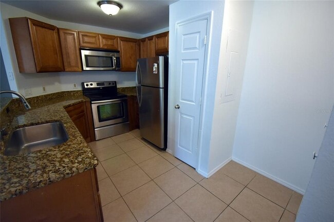 2000 Erving Cir in Ocoee, FL - Foto de edificio - Building Photo