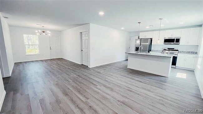 6645 N Bedstrow Blvd in Dunnellon, FL - Building Photo - Building Photo