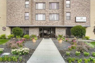 700 E 8th St, Unit 9H in Kansas City, MO - Building Photo