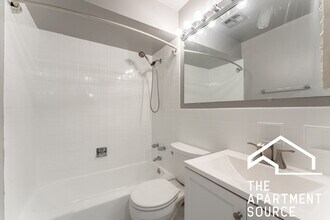 663 W Grace St in Chicago, IL - Building Photo - Building Photo