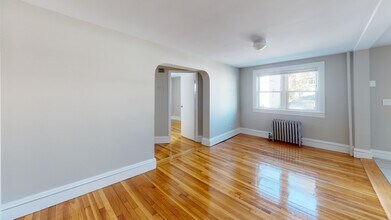 18-20 Kelley Ct, Unit 18 in Boston, MA - Foto de edificio - Building Photo