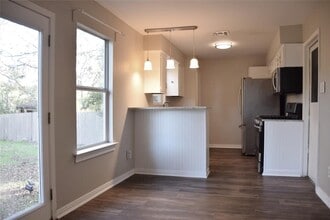 7703 Elderberry Dr in Austin, TX - Building Photo - Building Photo