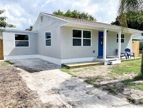 4537 10th Ave S in St. Petersburg, FL - Building Photo - Building Photo