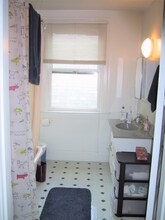 5706 Darlington Rd, Unit 3rd Flr in Pittsburgh, PA - Foto de edificio - Building Photo