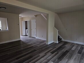 302 N 11th St, Unit 17 Troy Lane in Kenilworth, NJ - Building Photo - Building Photo