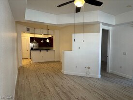 38 E Serene Ave in Las Vegas, NV - Building Photo