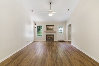 190 Old Beechtree Ln in Jacksonville, NC - Foto de edificio - Building Photo