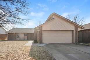 808 Waterview Rd, Unit 408 in Oklahoma City, OK - Building Photo