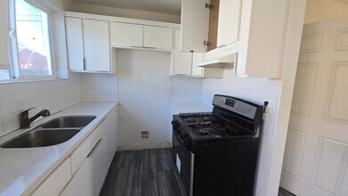 1019 E 84th Pl in Los Angeles, CA - Building Photo - Building Photo