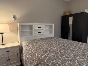 7847 Hazelnut Dr in Corona, CA - Building Photo - Building Photo