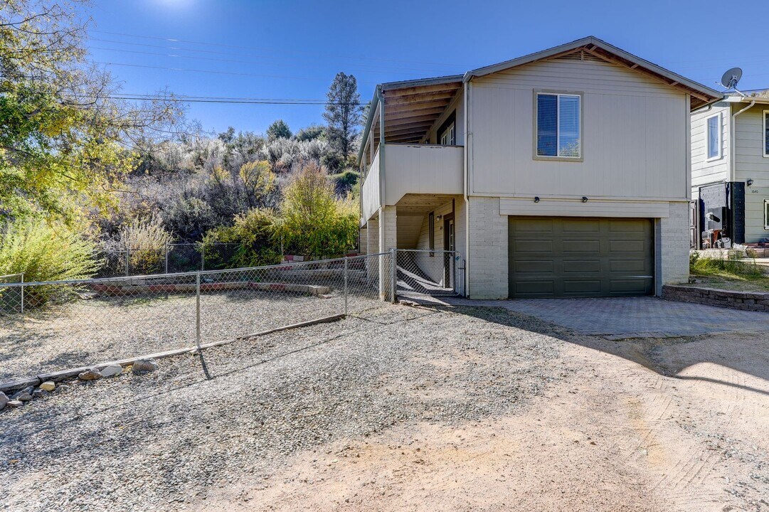 1650 Emerald Dr in Prescott, AZ - Building Photo