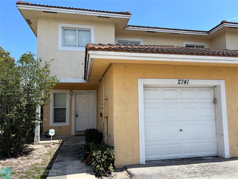2741 NW 13th St in Pompano Beach, FL - Building Photo