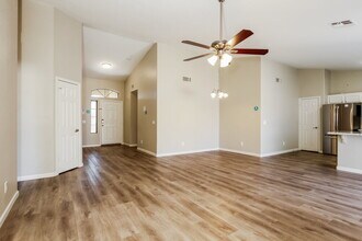 13254 W Paradise Ln in Surprise, AZ - Building Photo - Building Photo