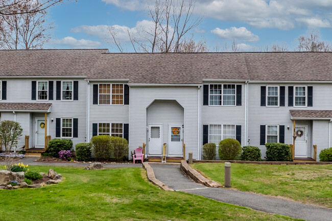 Country Place in Coventry, CT - Building Photo - Building Photo