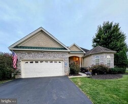 950 Nathaniel Trail in Warminster, PA - Building Photo