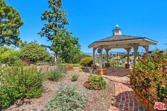 21663 Ulmus Dr in Woodland Hills, CA - Building Photo - Building Photo