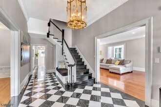 65 S Mountain Ave in Montclair, NJ - Building Photo - Building Photo