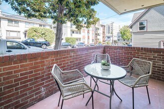 389 Belmont St in Oakland, CA - Building Photo - Building Photo