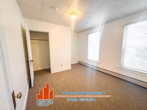 26 Summer St, Unit 203 in Montpelier, VT - Foto de edificio - Building Photo