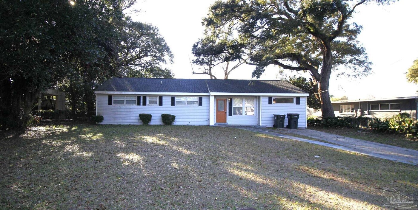 217 Ruby Ave in Pensacola, FL - Building Photo