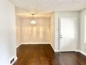 1987 Longdale Dr in Decatur, GA - Building Photo - Building Photo