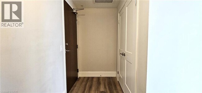 108 Garment St in Kitchener, ON - Building Photo - Building Photo