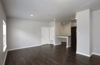 City Center Apartments in Longview, TX - Foto de edificio - Building Photo