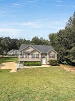 20 Shenandoah Dr in Covington, GA - Building Photo
