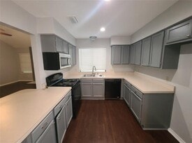 2442 Hallmark St in Grand Prairie, TX - Building Photo