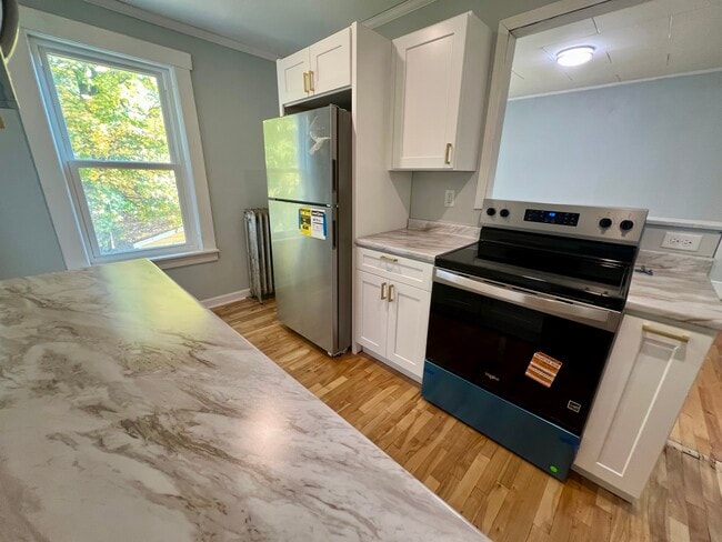 413 Hammond St, Unit 6 in Bangor, ME - Building Photo - Building Photo