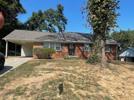 2374 Kingsley Ave in Memphis, TN - Building Photo