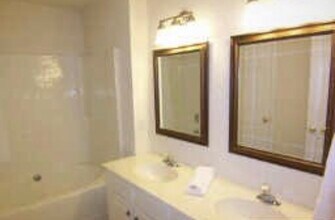 2416 Normancrest Ct in Charlotte, NC - Building Photo - Building Photo