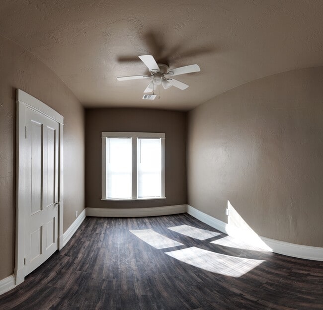 108 N 4th St in Tonkawa, OK - Building Photo - Building Photo