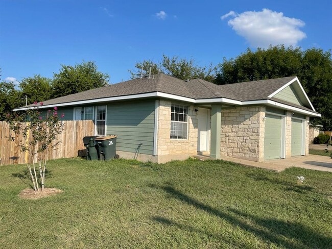 2201 Creekside Ln in Georgetown, TX - Building Photo - Building Photo