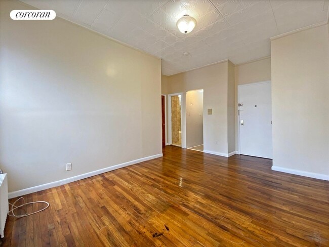 351 W 51st St in New York, NY - Building Photo - Building Photo
