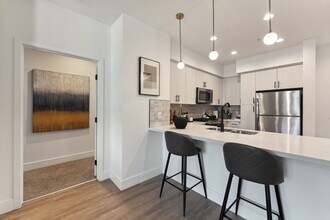 Vive Luxe in San Diego, CA - Foto de edificio - Building Photo