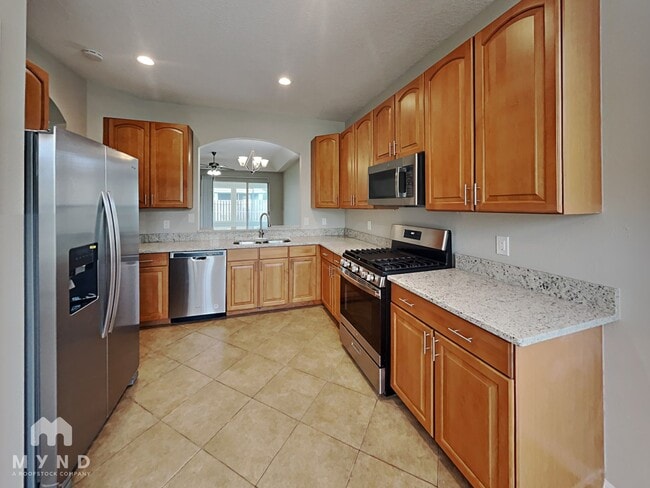 1625 Wakefield Dr in Brandon, FL - Building Photo - Building Photo