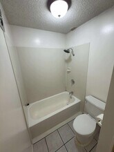 98-1038 Moanalua Rd, Unit 201 in Aiea, HI - Foto de edificio - Building Photo