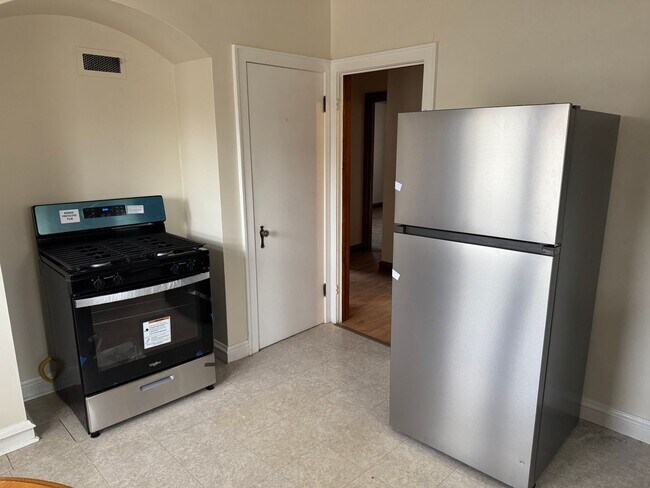 3937-3939 N 40th St-Unit -3939-Upper in Milwaukee, WI - Building Photo - Building Photo