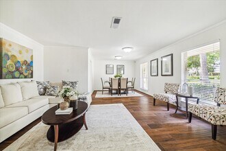 5939 Rutherglenn Dr in Houston, TX - Building Photo - Building Photo