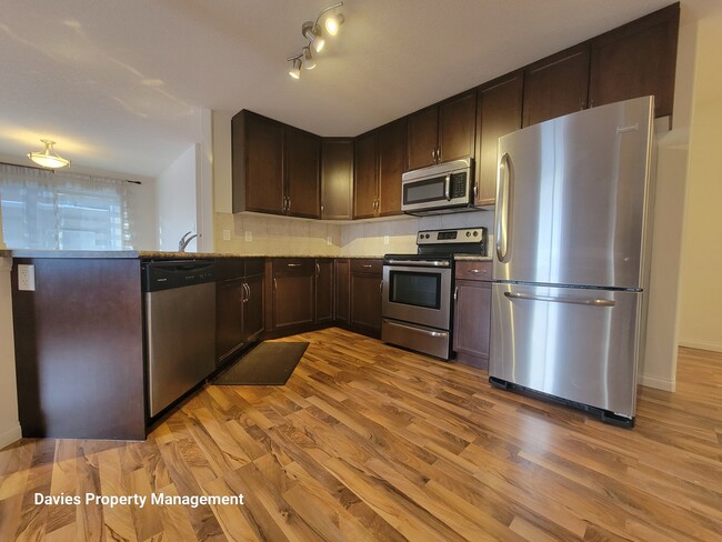 property at 1204-1156 156 St NW