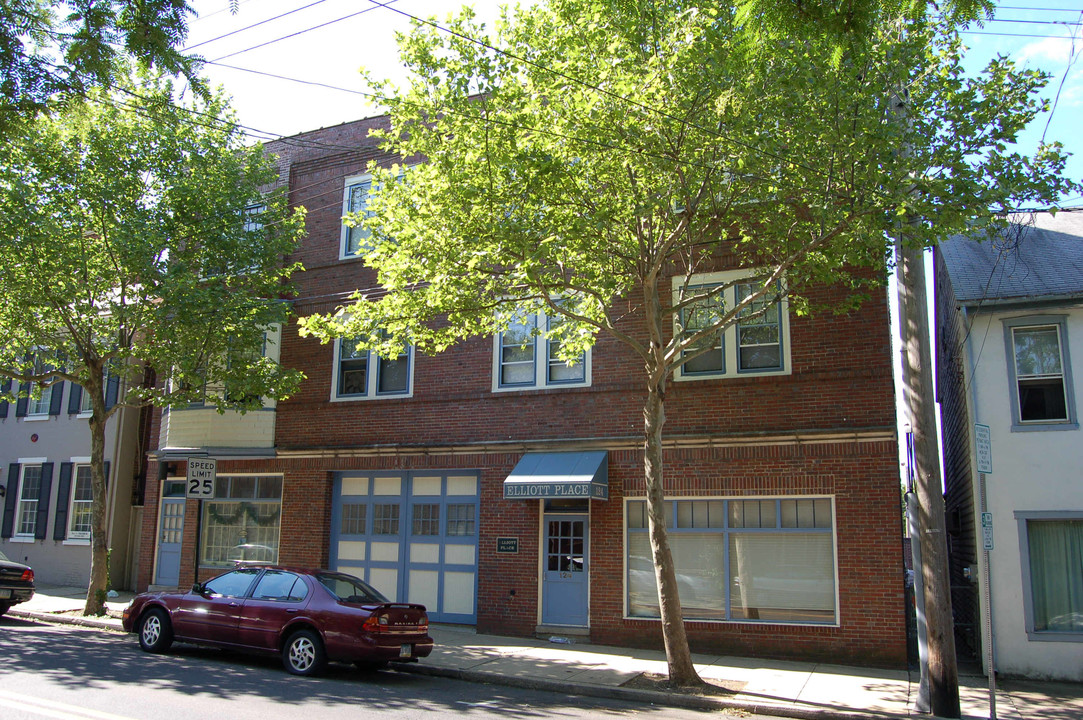 Elliott Place Apartments in Pottstown, PA - Building Photo