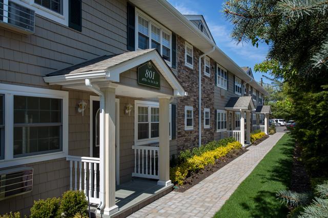 Fairfield Station At Deer Park in Deer Park, NY - Foto de edificio - Building Photo