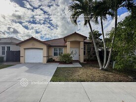 8210 SW 163rd Pl in Miami, FL - Building Photo