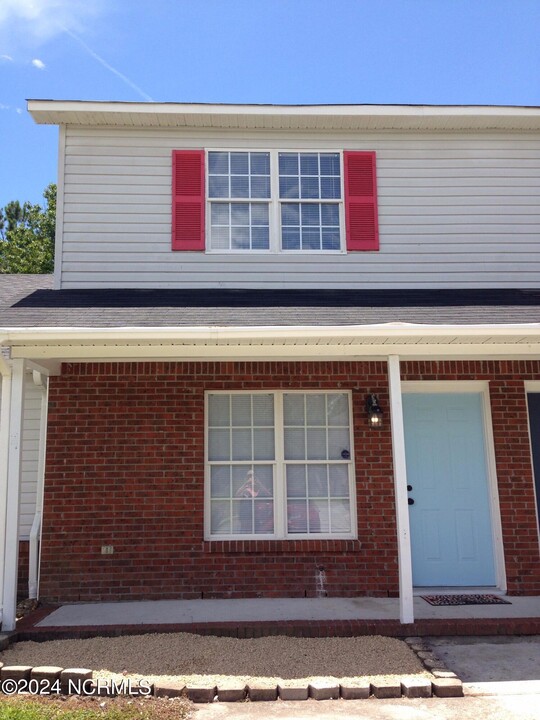 2166 Brandymill Ln in Jacksonville, NC - Building Photo