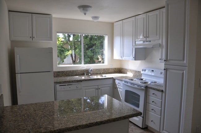 Mira Monte Apartments